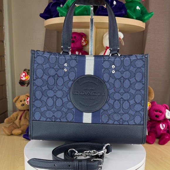 💥COACH - Dempsey Carryall In Signature Jacquard With Stripe And Patch - 45U520 - Picture 3 of 17